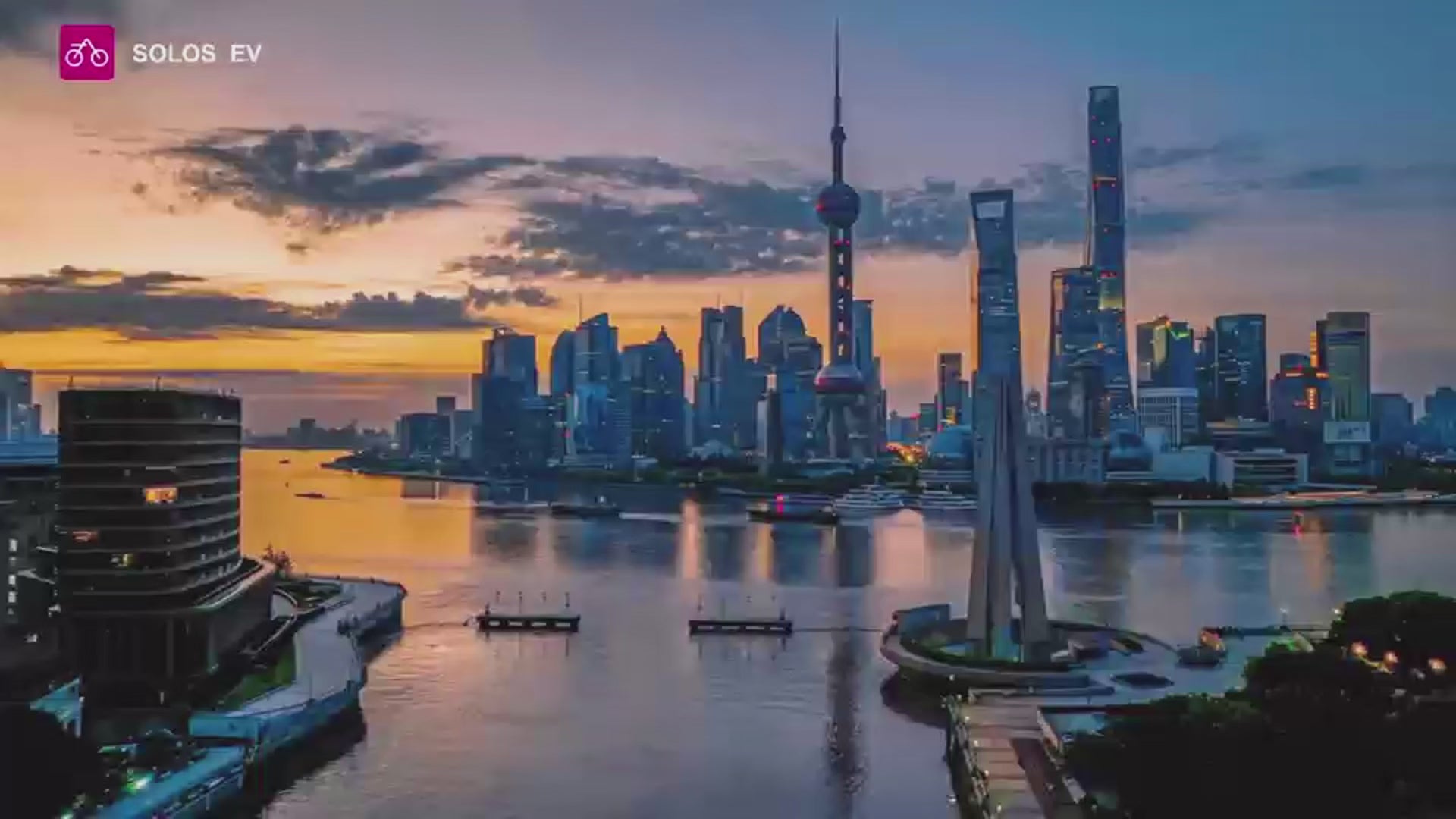 加载视频：